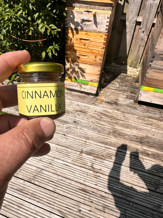 Neil's Nectar CINNAMON AND VANILLA  Honey Taster Pot