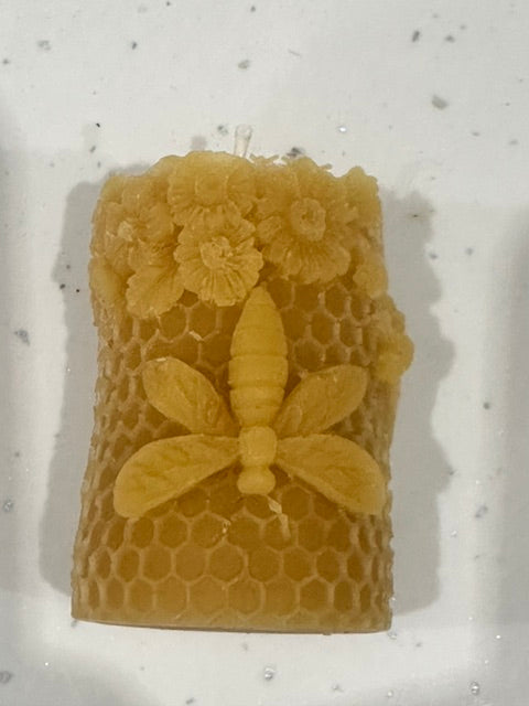 Beeswax bee/ flower Candle – Natural, Unscented